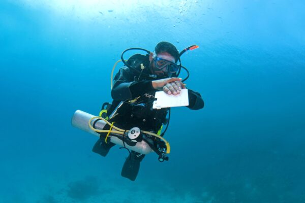 Self-Reliant diver