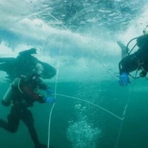 Ice diver