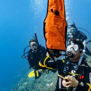 Delayed Surface Marker Buoy (DSMB) Diver
